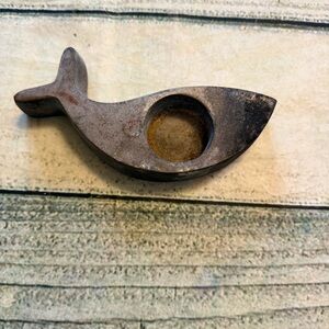 Vintage metal rusty crusty whale fish shape tea light candle holder.